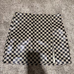 Checkered Black and Cream Skirt. Women’s SZ S